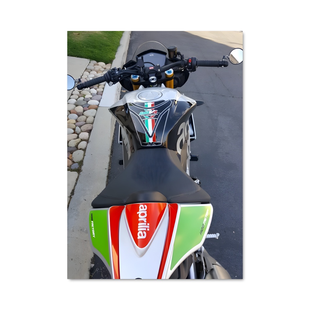 Poster élégant Tuono v factory – affiche Aprilia
